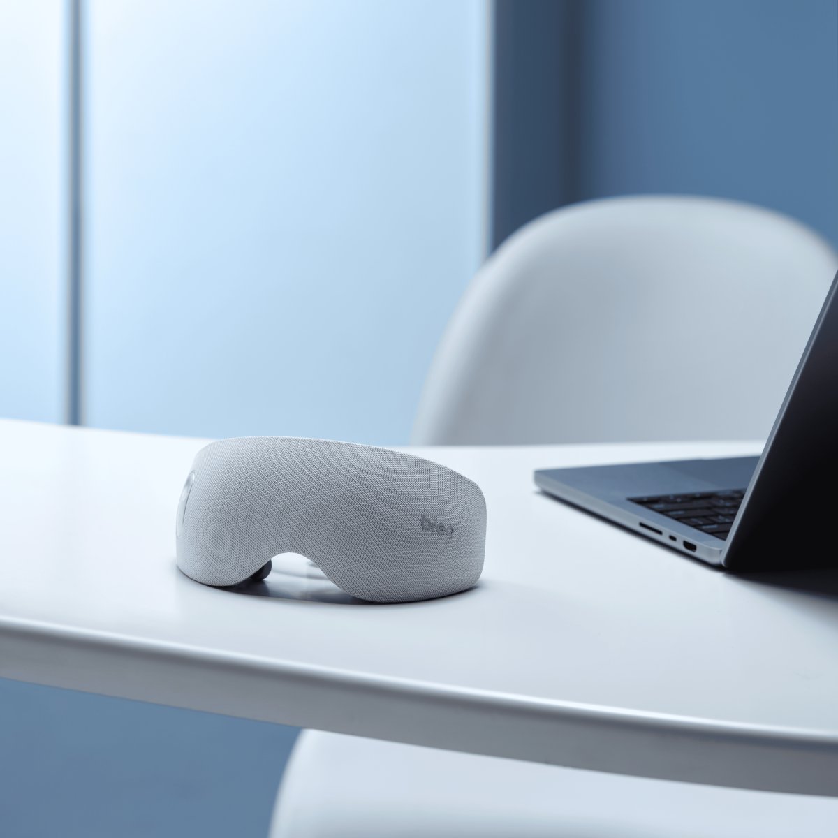 Breo - See 7 Eye Massager